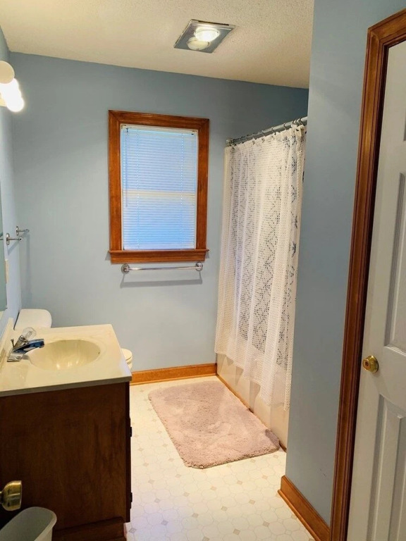 Yankee Traitor II - 4 Br Home