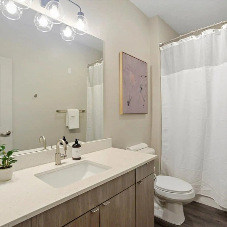 Cozysuites Modern 1BR Lawrenceville