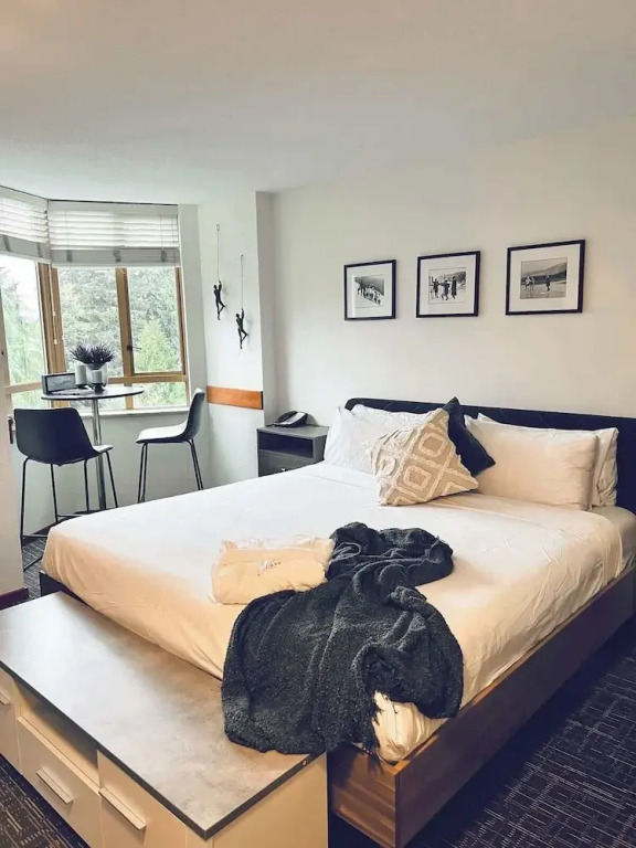 Entire Studio in Whistler Village Resort - Unit 437