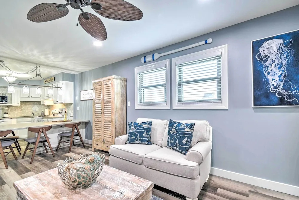 Walk to Beaches: North Myrtle Beach Condo!