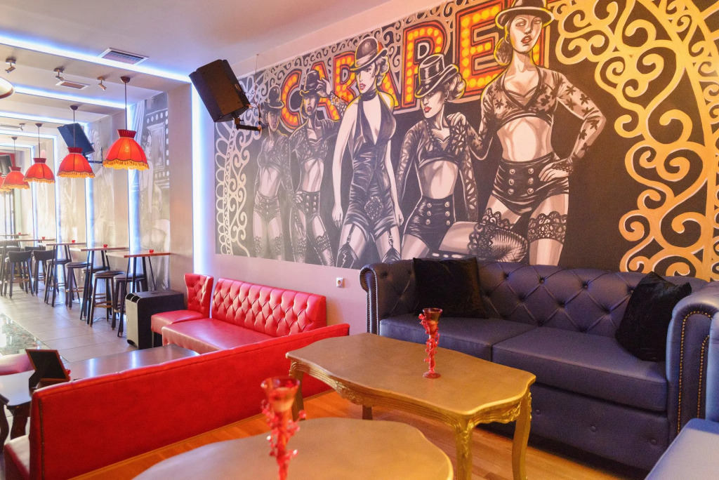 LUX Hotel 5 mins walk from port of Piraeus and metro station