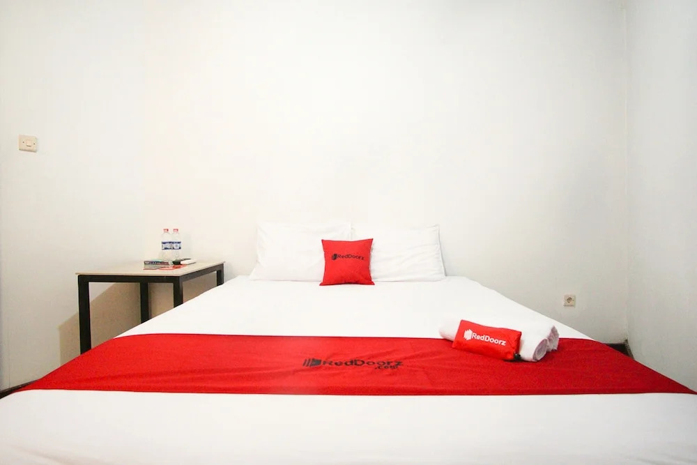 Bio Net Hotel by RedDoorz