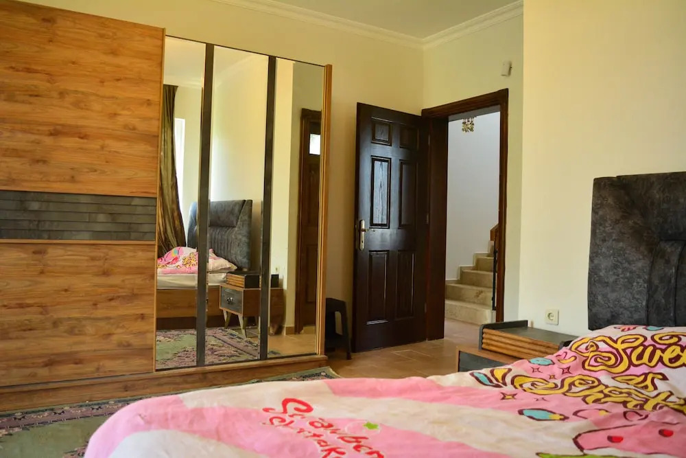 Kemer Monnaroza Villa