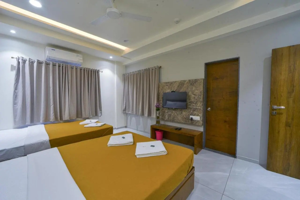 Hotel TrushaDham Near to Mahalaxmi Temple Kolhapur