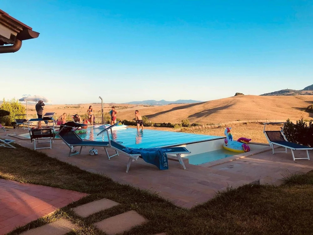 Borgo del Silenzio - Apartments with pool in Lajatico