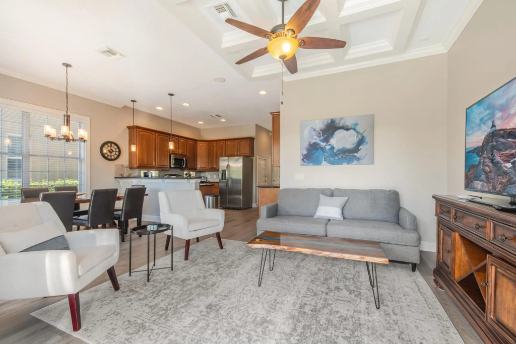 Two King En-Suites …Inside the Prestigious Reunion Resort