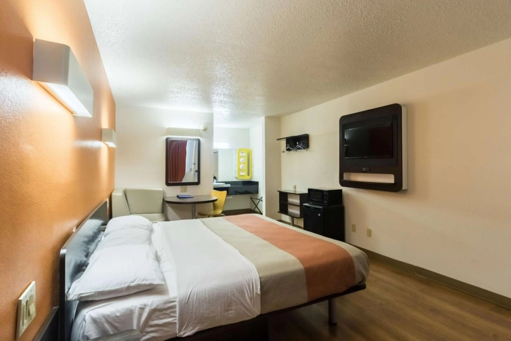 Motel 6-Crawfordsville, IN