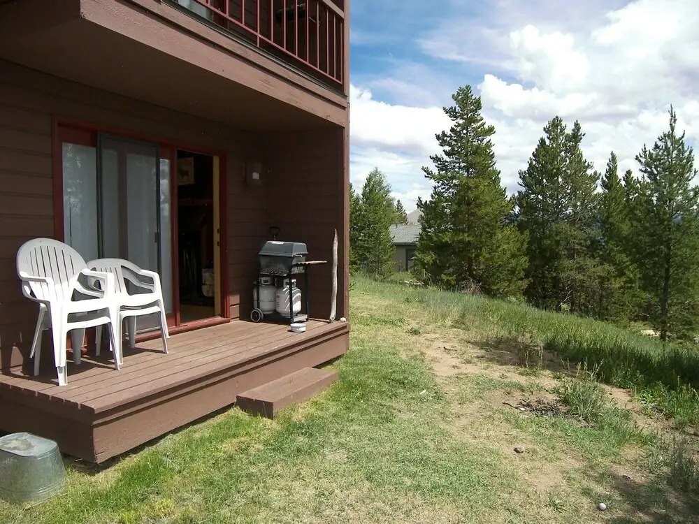 Snowscape 2 bed 2 bath 2 Br condo by RedAwning