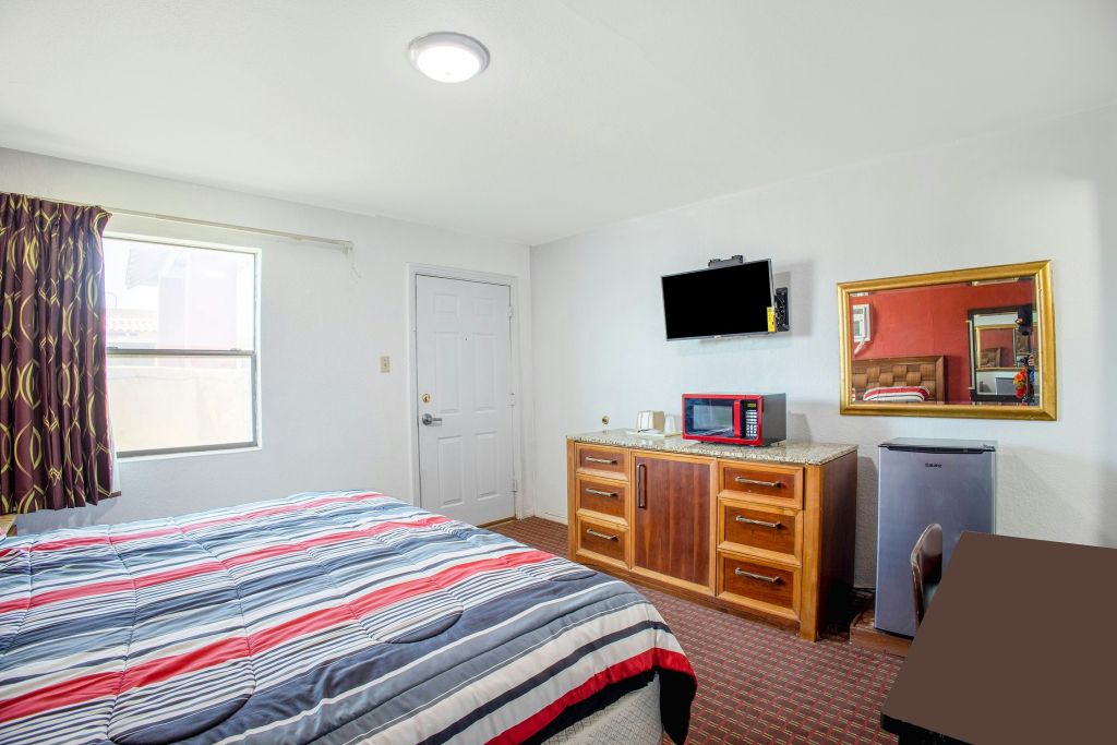 Sands Motel By OYO El Paso near Airport