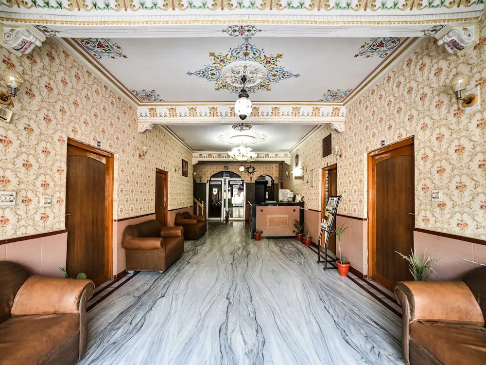 OYO 19527 Hotel Babu Heritage