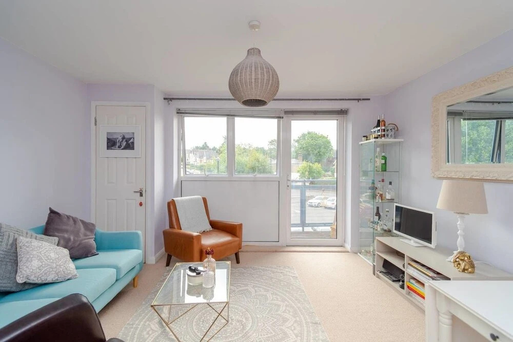 Beautifully Designed 1 Bedroom Apartment
