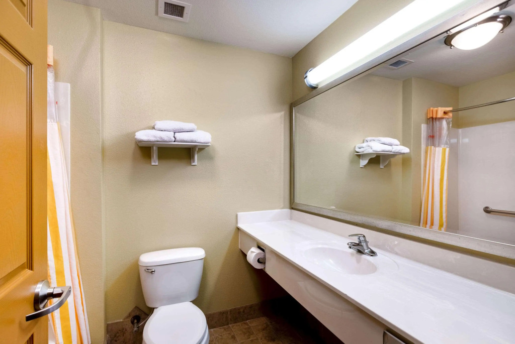 La Quinta by Wyndham Olathe