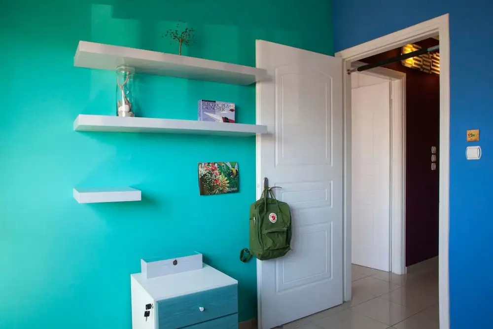 Bright Central Apt in Athens