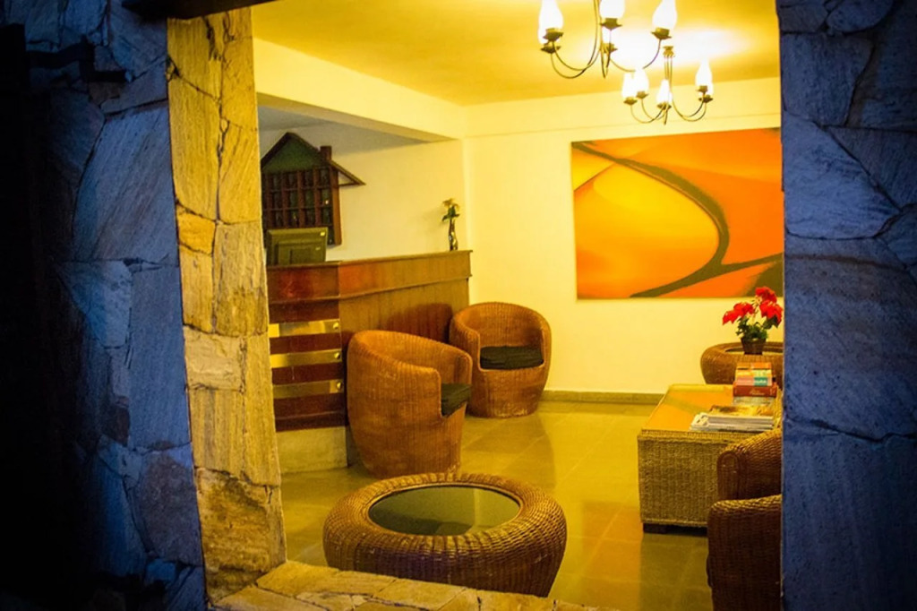 St.Lachlan Hotel & Suites