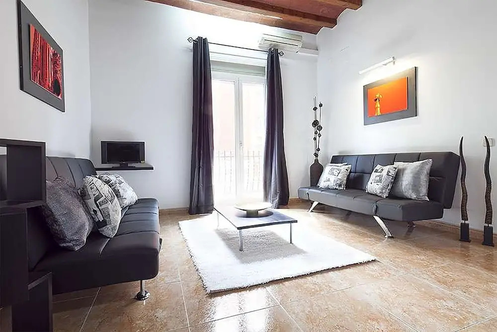 Bhm1-050 Chic And Spacious Apartment
