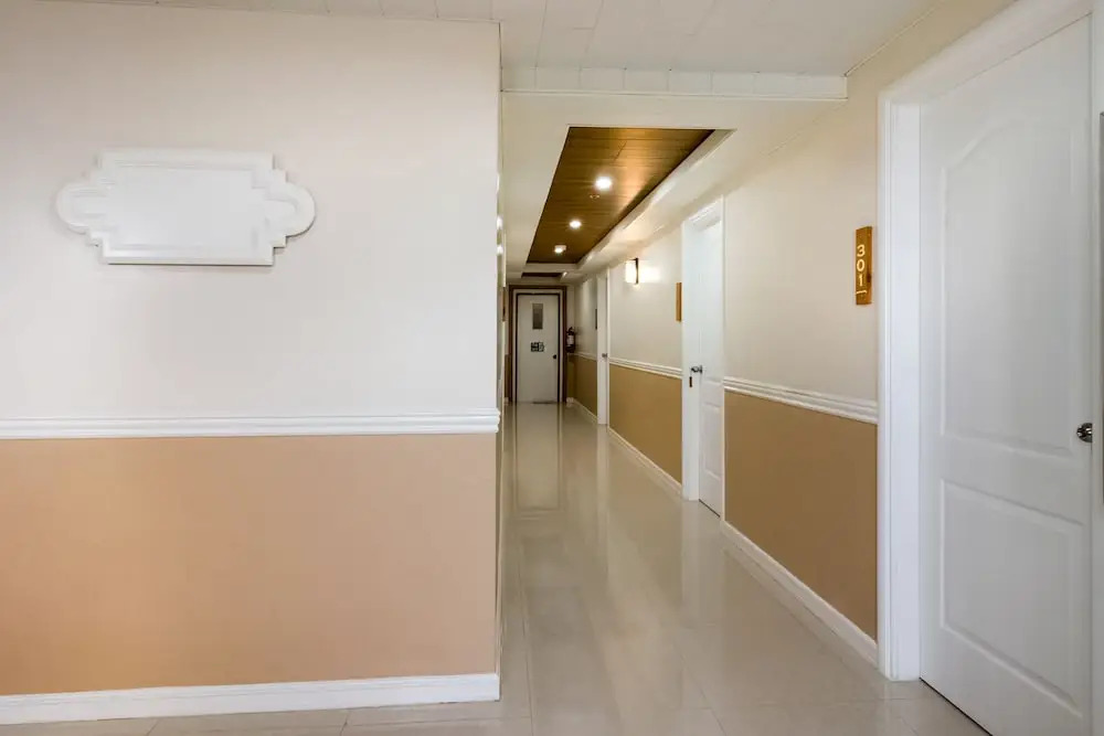 OYO 240 Country Artist Hotel