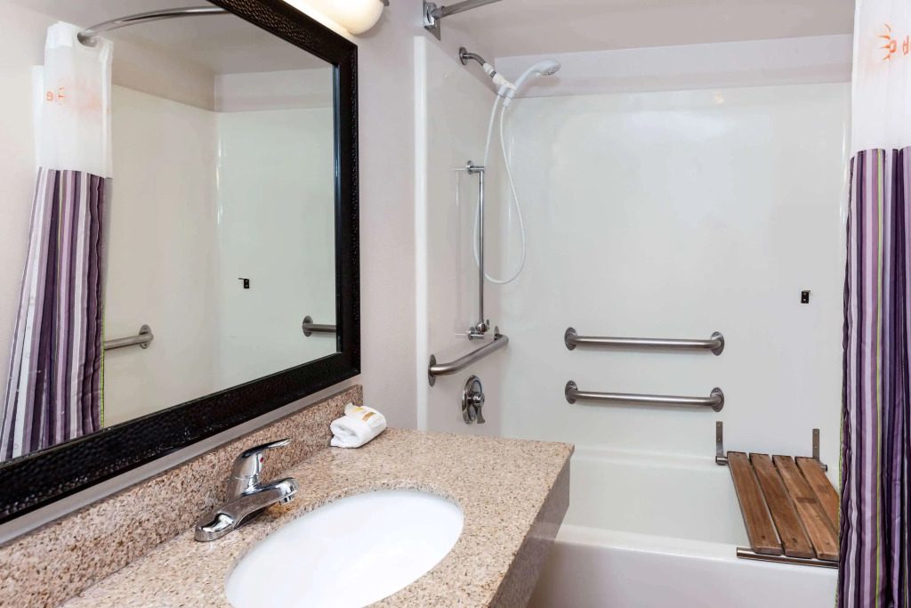 La Quinta by Wyndham Milwaukee Bayshore Area