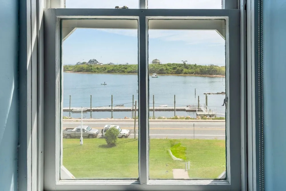 Narragansett Inn