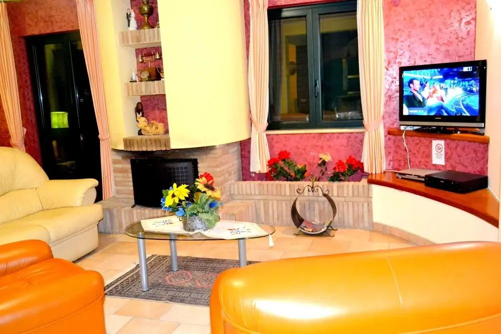 Villa With 7 Bedrooms in Enna, With Wonderful Lake View, Private Pool, Enclosed Garden
