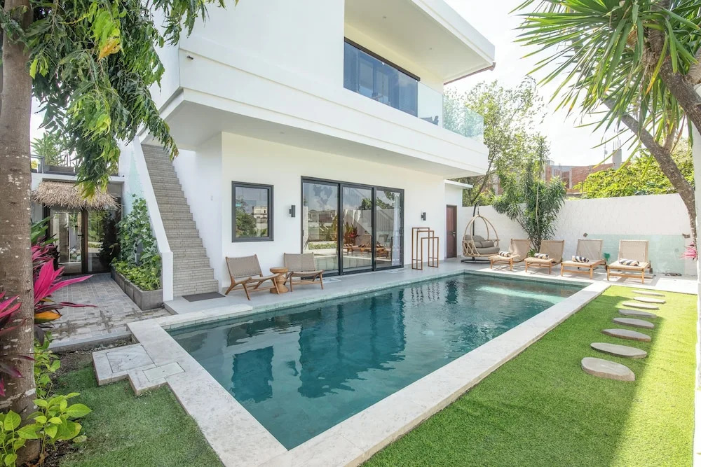 4 Bd Seminyak Retreat + Rice Fields 4mins to Beach