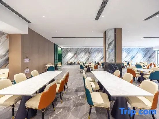 Wingate • Wyndham Grand Riverside Hotel (Gongbei Port Plaza Huafa Shangdu Branch)