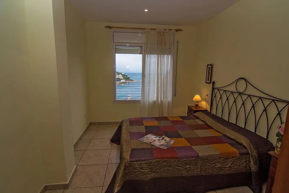 Agi Rodas Apartments