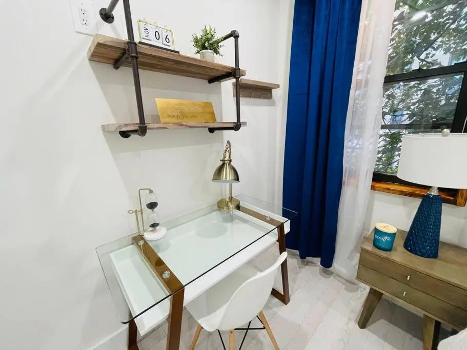 78-3a Luxury Brand New Modern 1BR W D