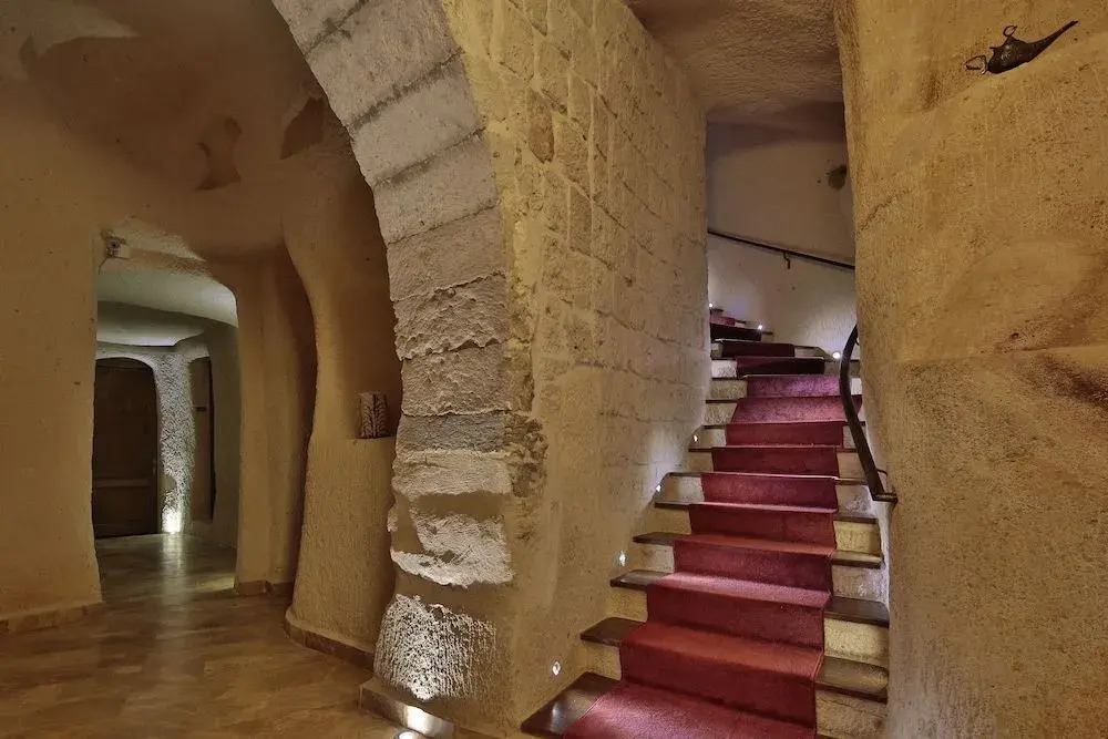 Romance Cave Suites