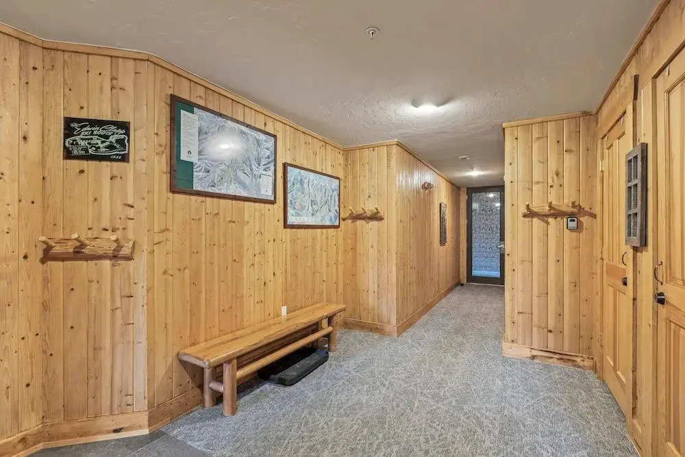 Black Bear Lodge BBL-351 by KBM
