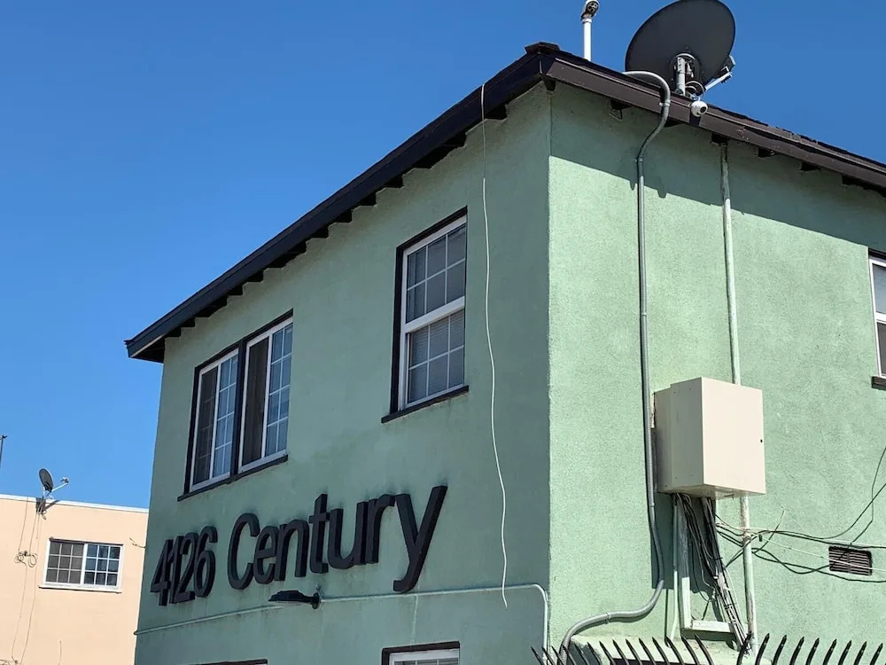 Crestridge Inn Near LAX, SoFi Stadium & Intuit Dome