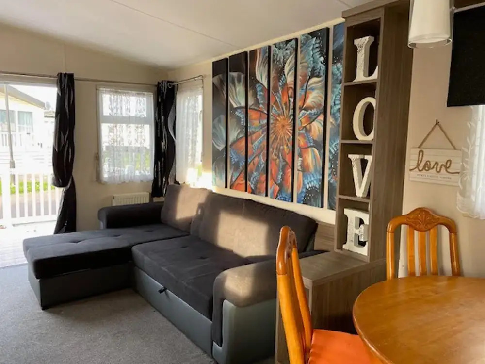 Premium 2 bed Caravan Sleeps 6 With Huge Decking
