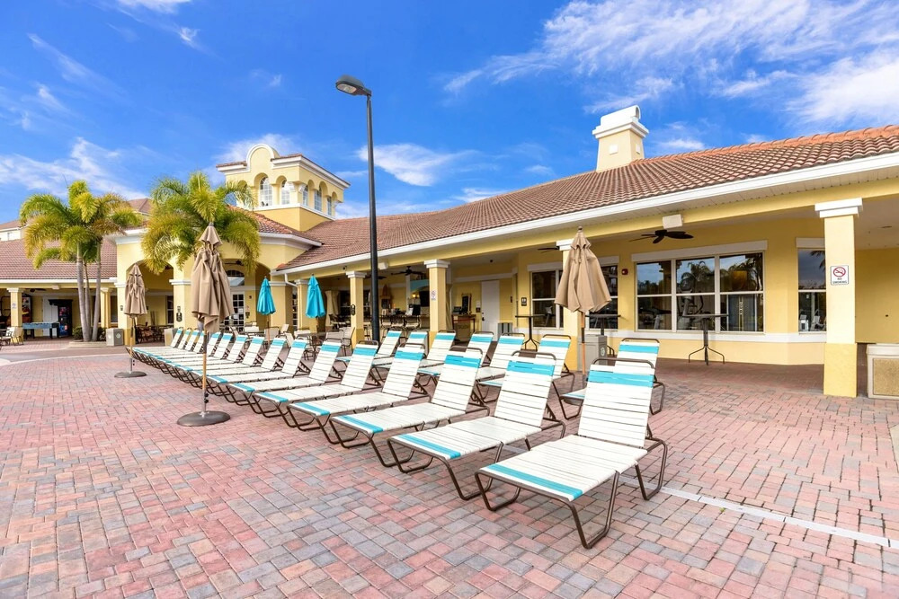 Dolce Deluxe Townhome 3 Bedroom Condo by Redawning