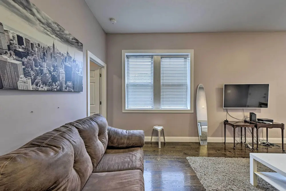 Boston Apartment < 10 Mi to Top Universities