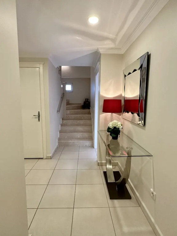 Wonderful 3 bed Duplex in Sought After Prime Community