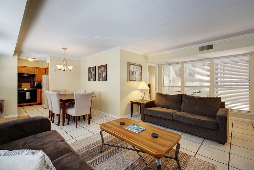 AustinStays 3 Bedroom Downtown Suite