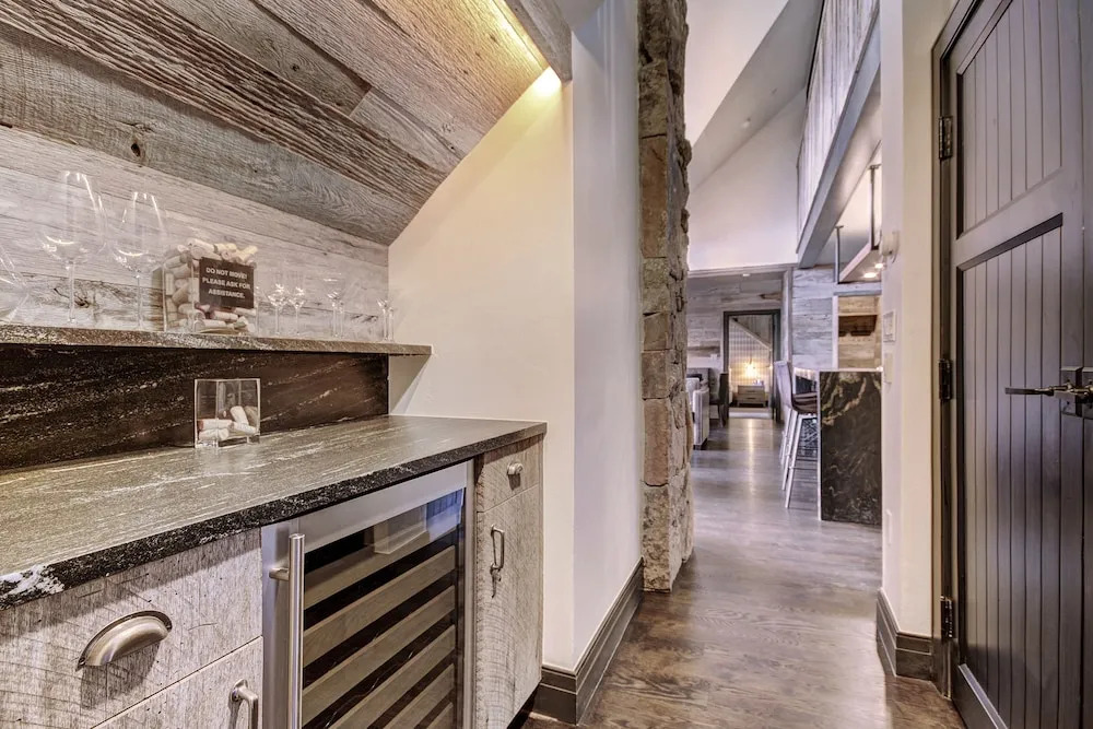 Stunning 4 Bedroom Condo Snowcloud Base Of Bachelor Gulch Condo by RedAwning