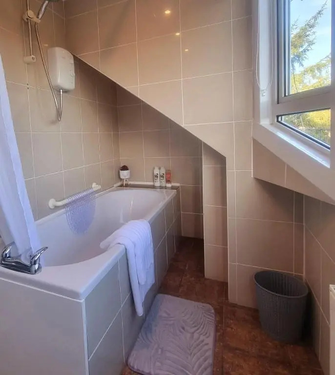 10c Stirling Road