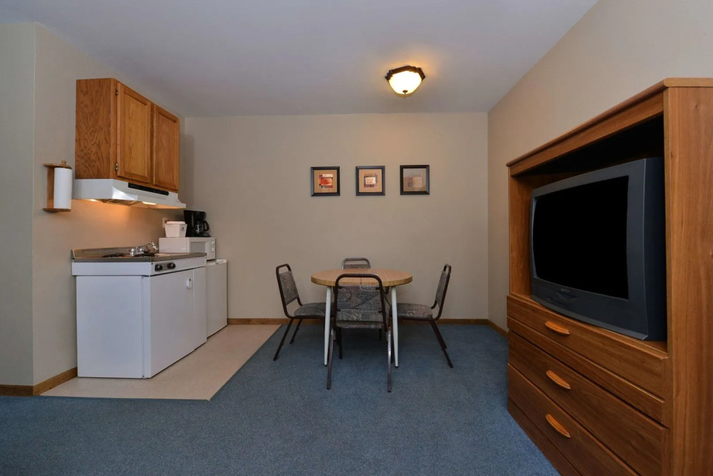 Americas Best Value Inn Marquette