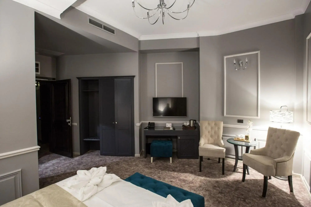 Peninsula Boutique Hotel