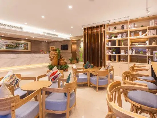 Qin Shuju Hotel (Hengdian World Studios Qin Palace)