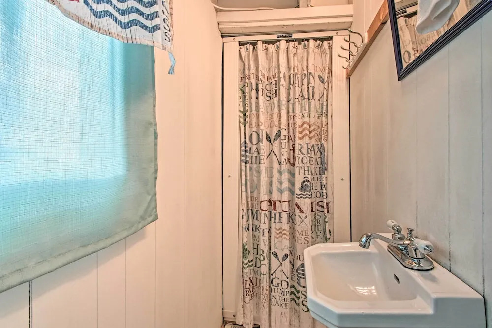 Newfound Lake Studio: Bbq, Fire Pit & Beach Access