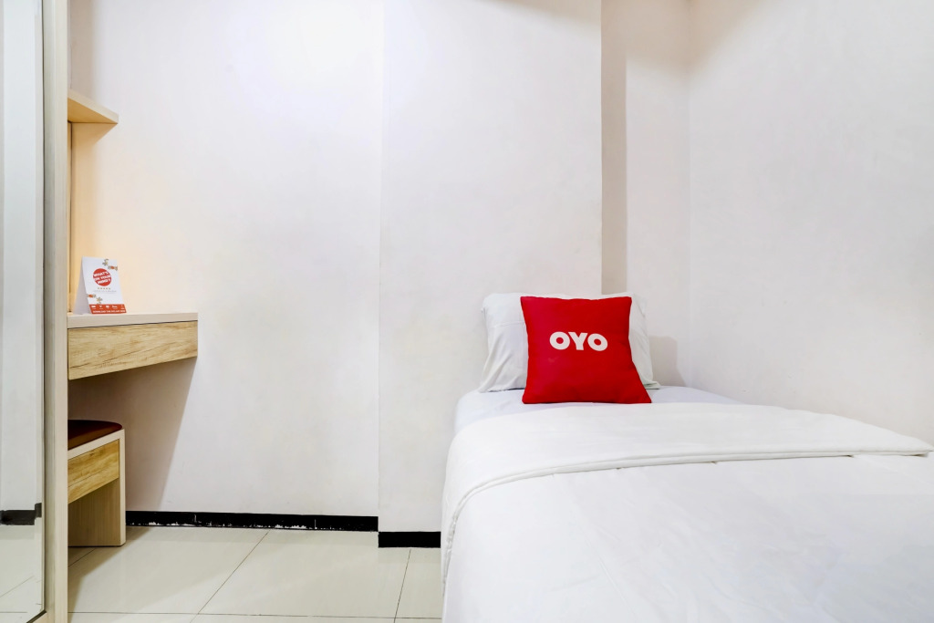 OYO 90205 Queen Rent Apartment Gateway Pasteur