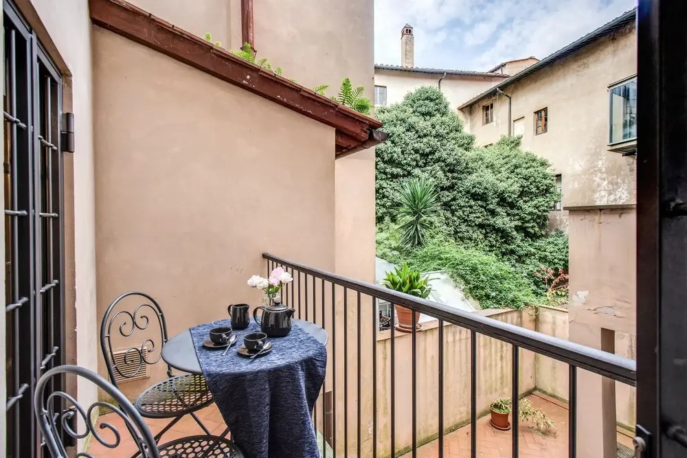 AwesHome - Pisa Tower House