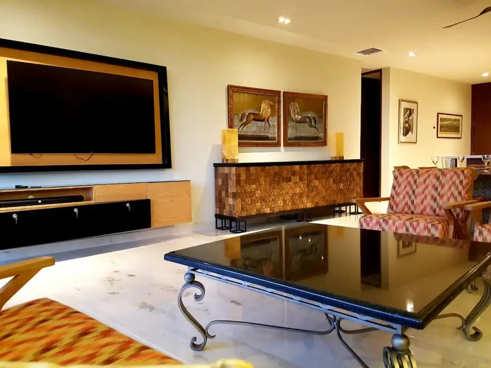 Breathtaking 2BR apartment with partial sea view by Happy Address