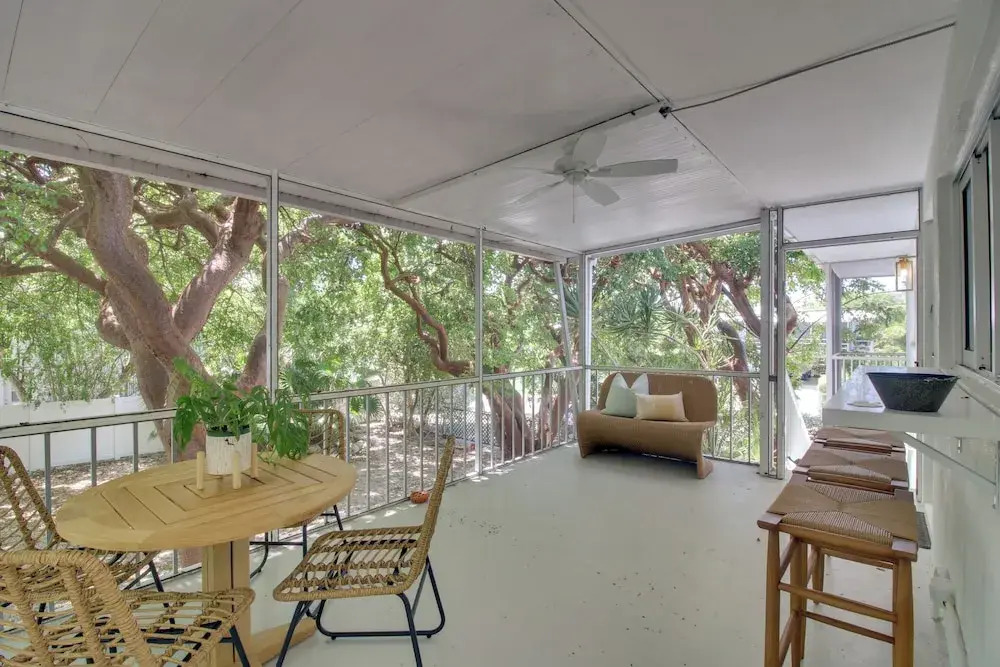 Steps to Gulf: Sleek Top-floor Apt in Tavernier!