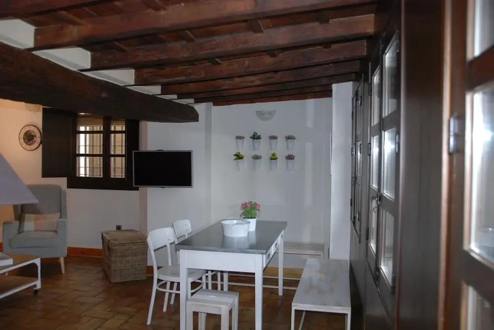 Aljara Corredera Apartment by JITKey