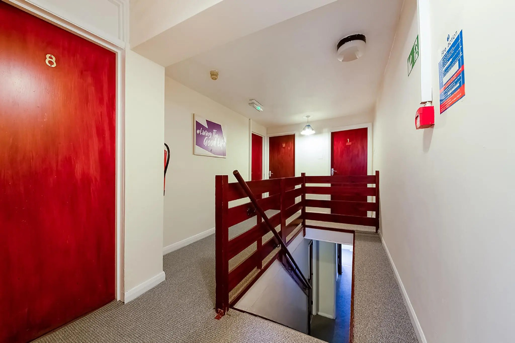 OYO Honeycroft Lodge, Uxbridge