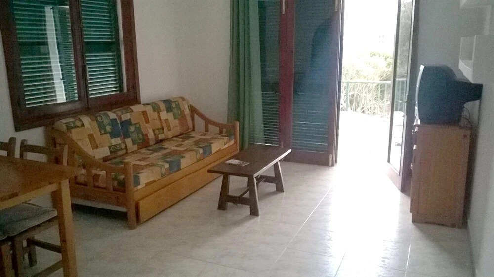 Apartment With 2 Bedrooms in Minorque, With Pool Access and Furnished