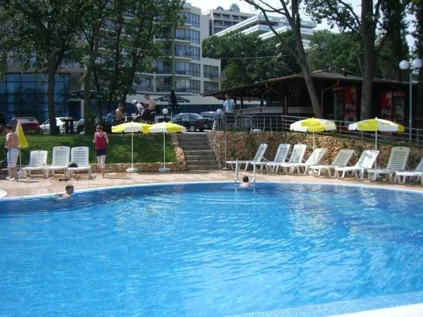 Aquamarine Apartments