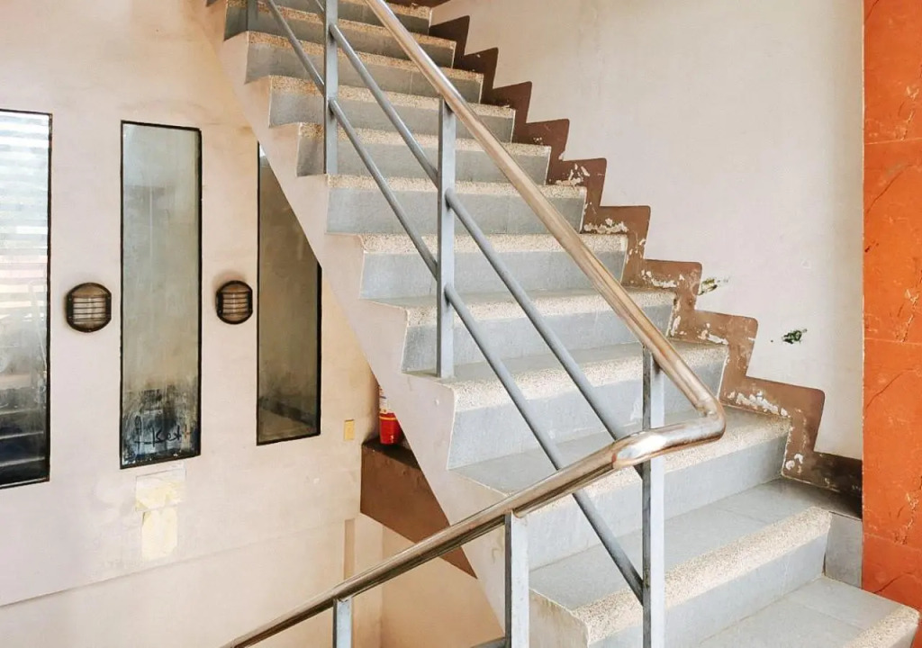 RedDoorz Segra Square Pension House